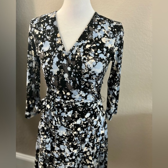 Leota Dresses & Skirts - Women’s blue long sleeve wrap dress, XS
